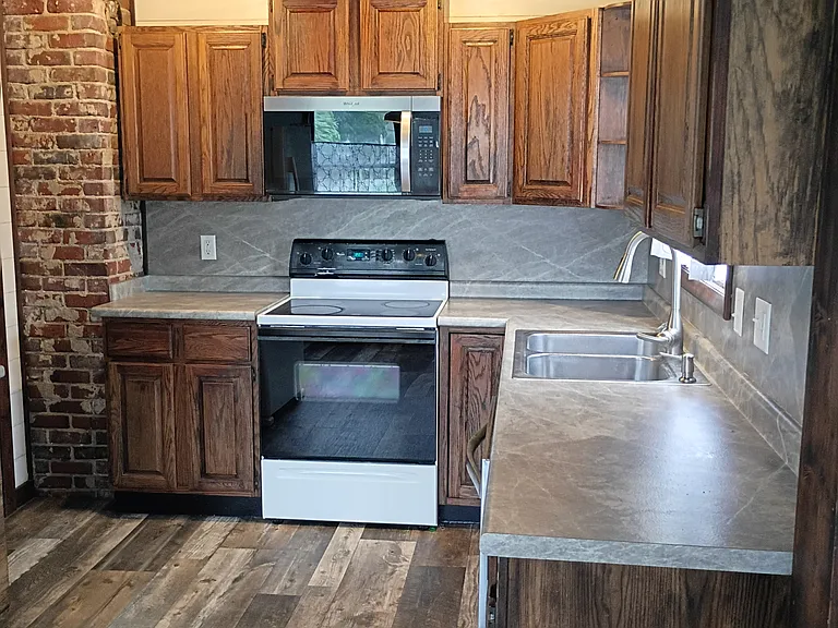 1219 E Market St — Photo 10