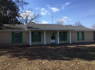 1643 Debra Dr, Greenville, MS 38703