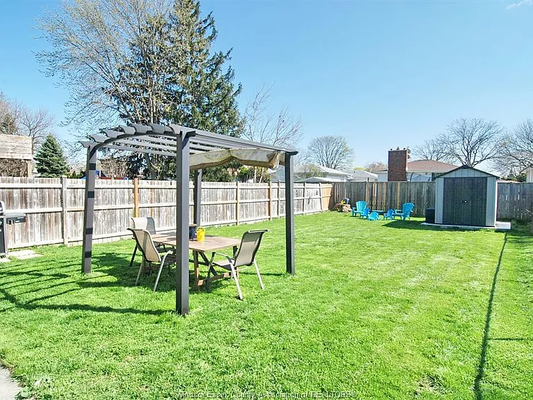 10357 Shenandoah Cres — Photo 2