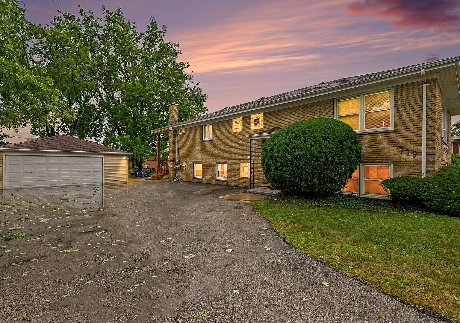 3 bed, 1.0 bath, 1152 sqft, $2,295 — Photo 1