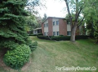 866 Rock Spring Rd, Bloomfield Hills, MI 48304