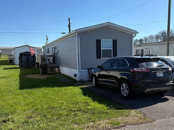 1116 Cherrywood Way, Dandridge, TN 37725