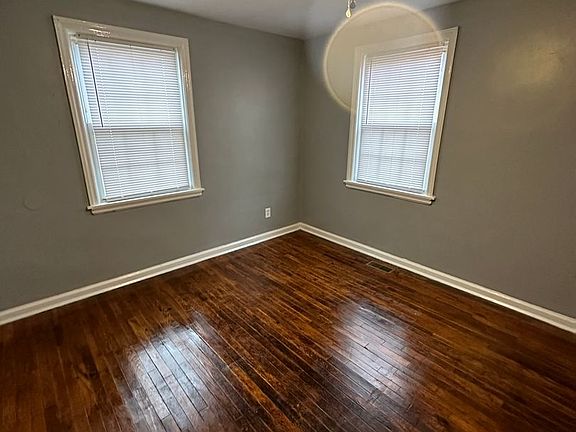 5th image of 3412 Missouri Ave