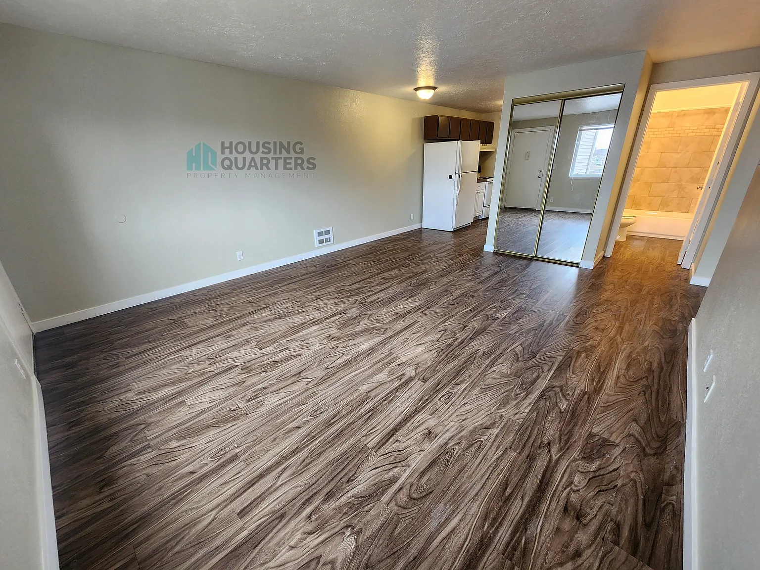 2 bed, 700 sqft, $1,050 — Photo 2