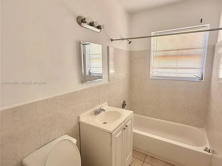 1903 Thomas St #8 — Photo 7