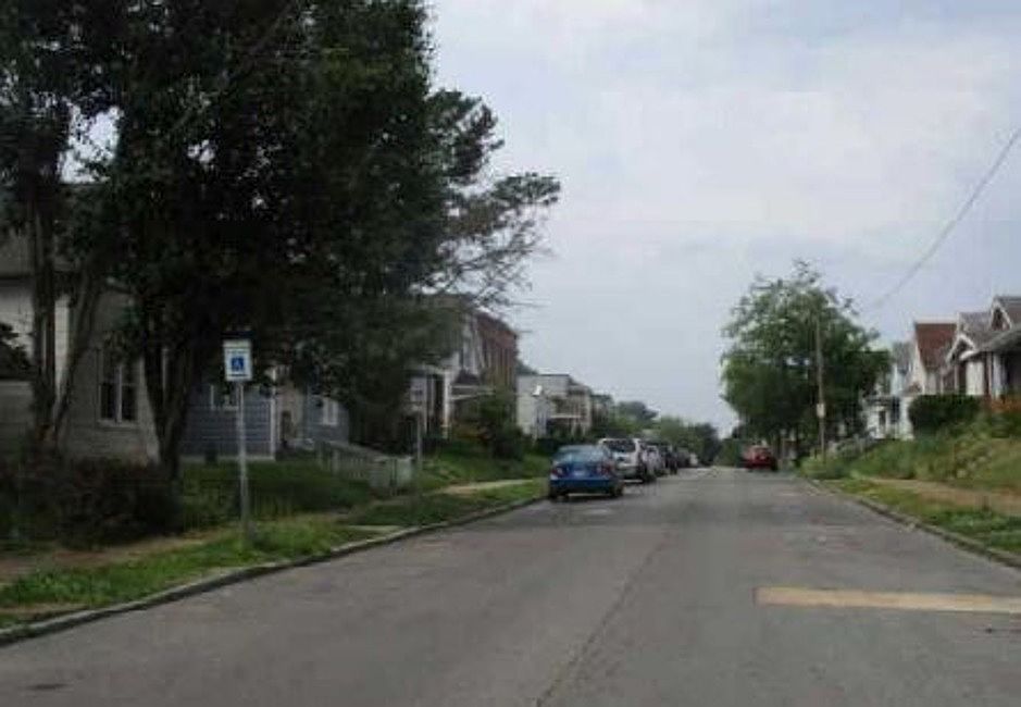 2nd image of 4609 Newport Ave