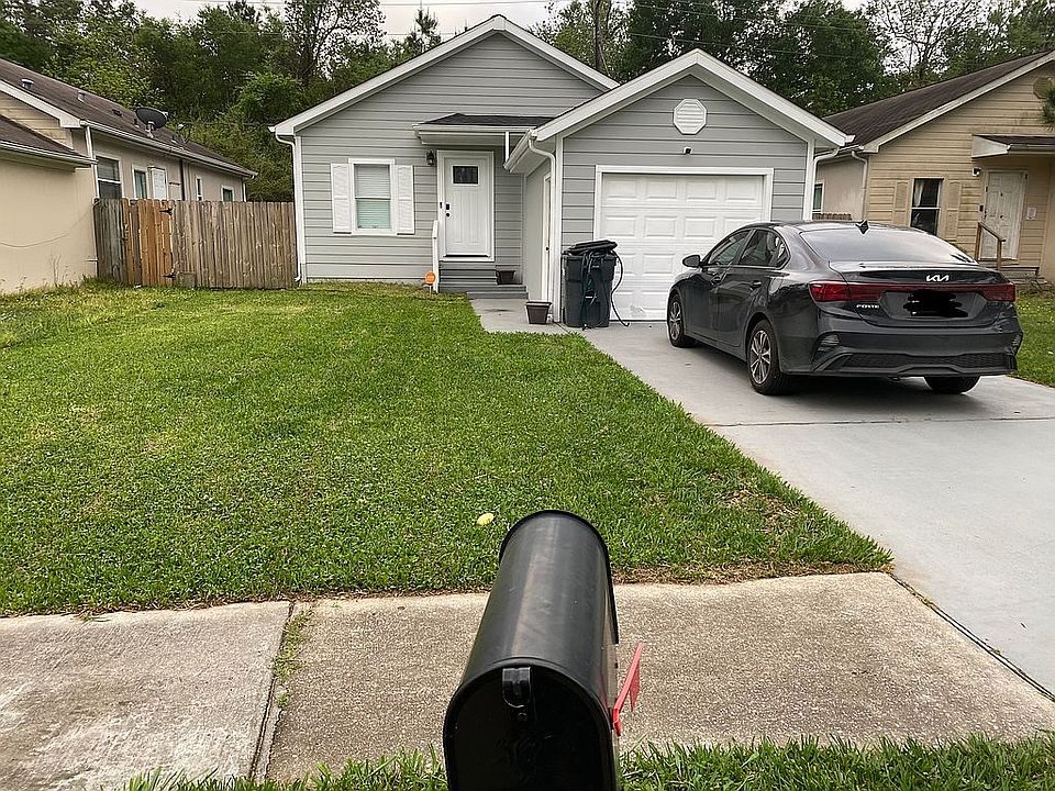 1st image of 11810 Greensbrook Forest Dr