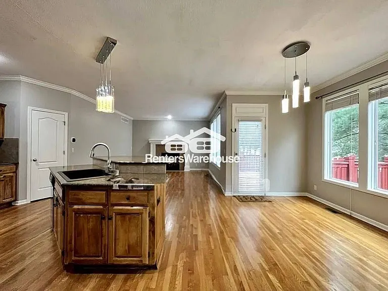 15861 Linden St — Photo 12