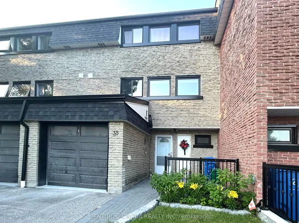 38 Henderson Dr, Aurora, ON L4G 3L2