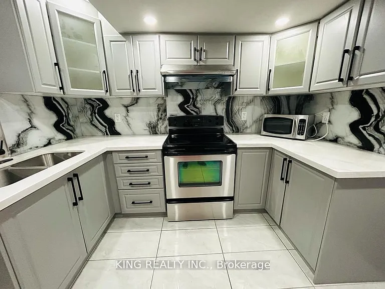 13 Black Diamond Cres #BASEMENT — Photo 7