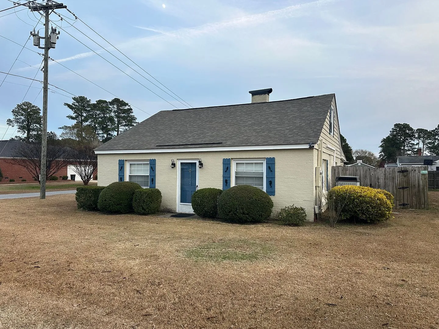 Updated 2 Bed 1 Bath Duplex — Photo 3