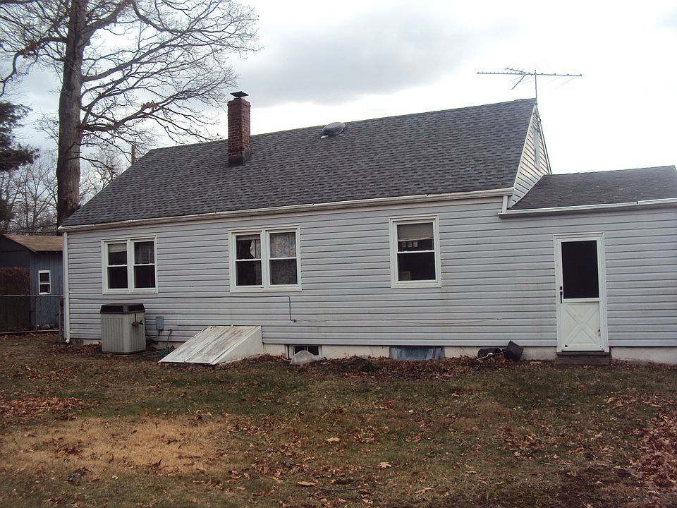 2nd image of 686 Trenton Ave