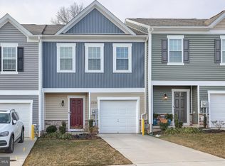 330 Maple Run Dr, York, PA 17404