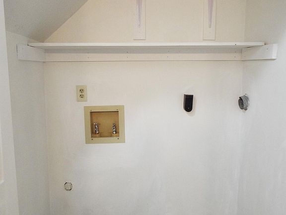 5th image of 15 Oneonta Dr