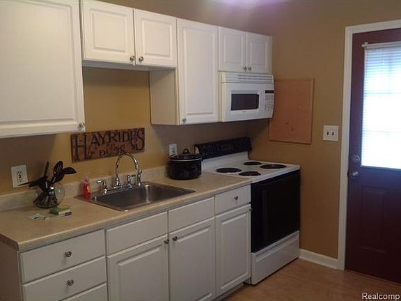 2nd image of 28336 Felician St