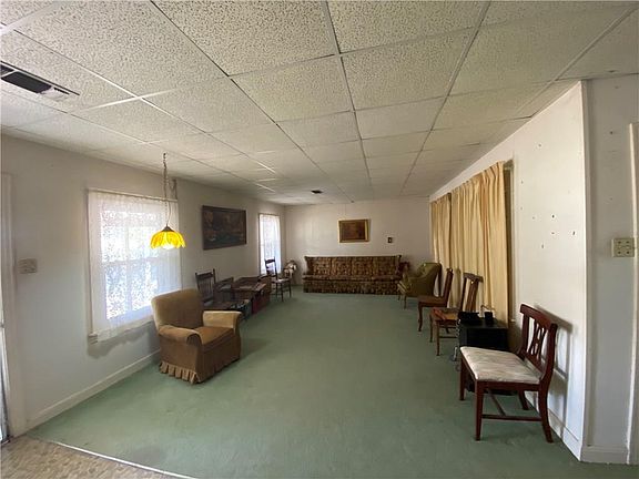 4th image of 310 N Lampasas St