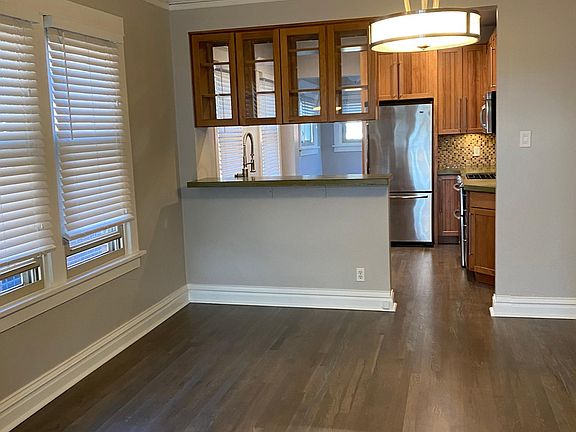 View to kitchen and breakfast bar