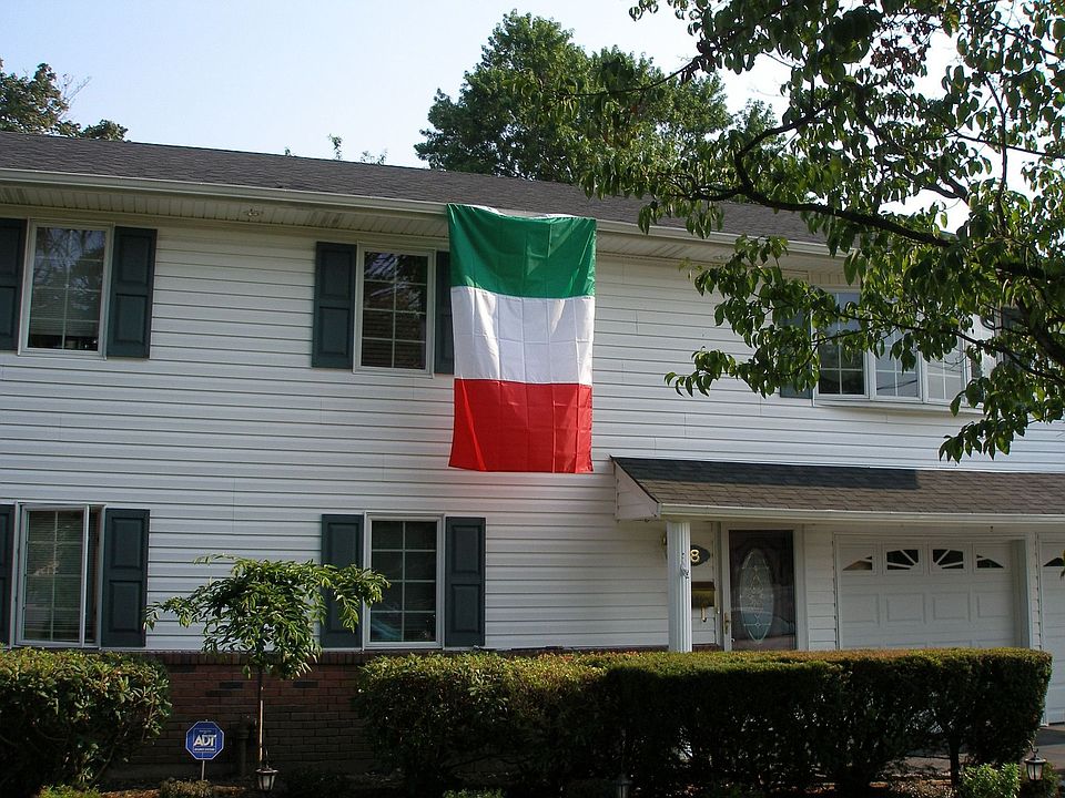 1st image of 8 Deforest St