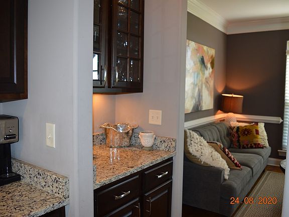 5th image of 627 N River Bend Dr
