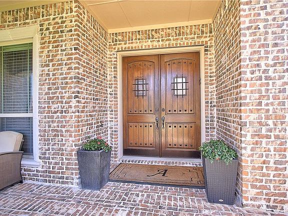 4th image of 1910 Sweetwater Ln