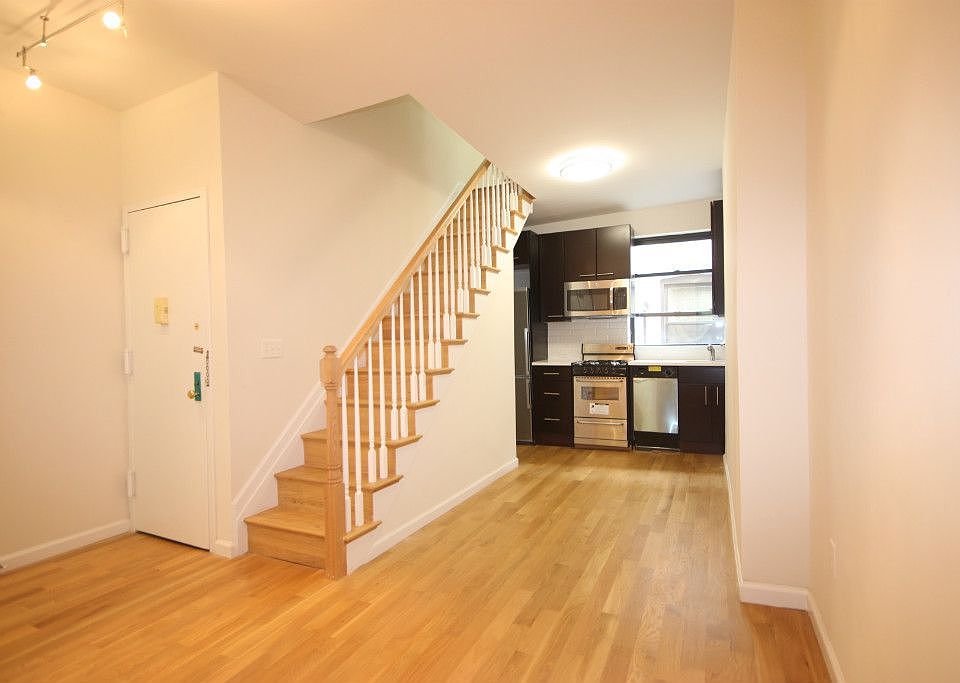1st image of 444 W 58th St APT 5W