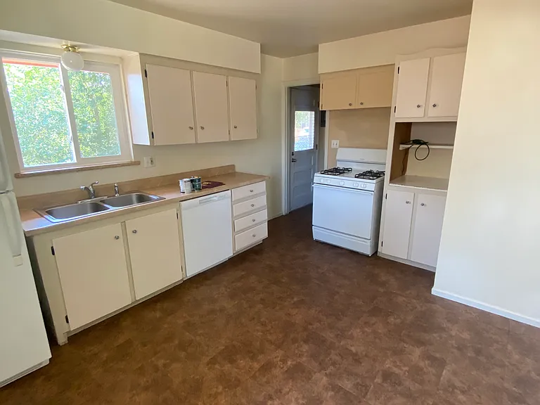 608 Cowan St #608 — Photo 2