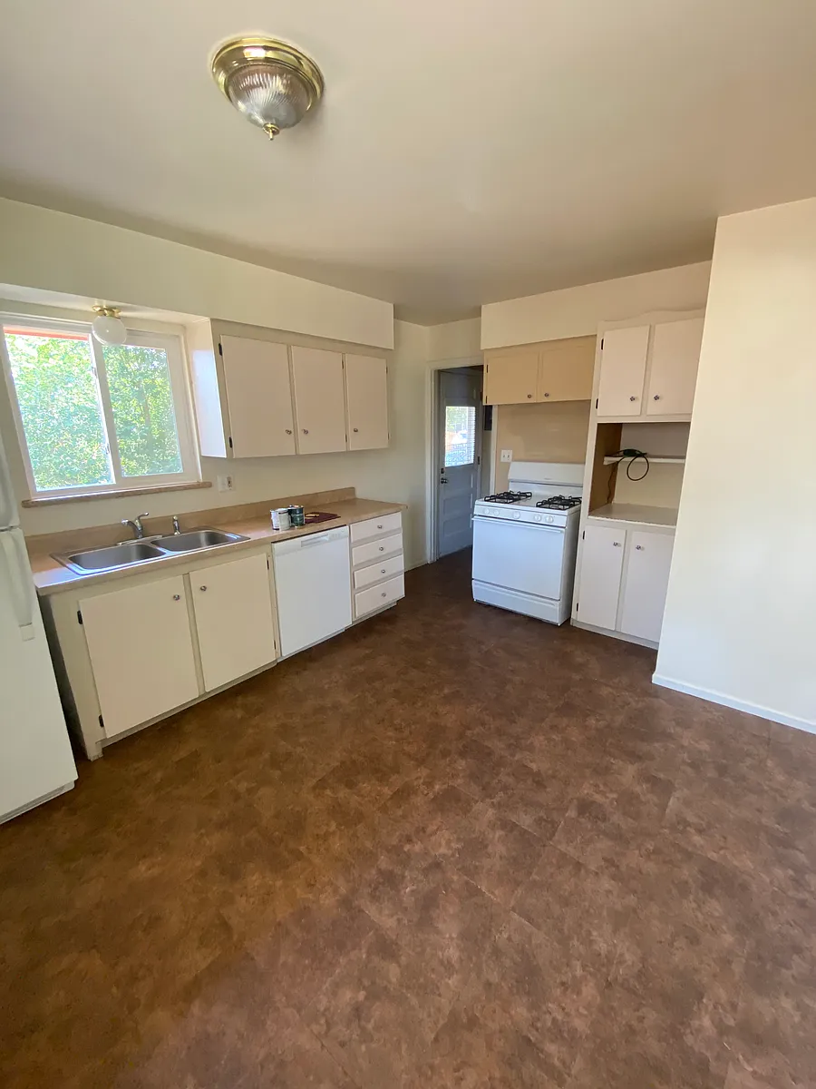 Building Photo - 608 Cowan St #608