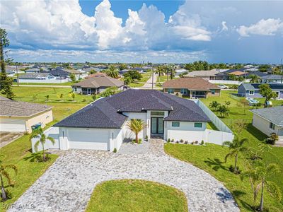 639 NE 2nd Place Cpe, Coral, FL, 33909