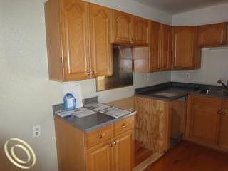 3rd image of 900 Parkwood Ave