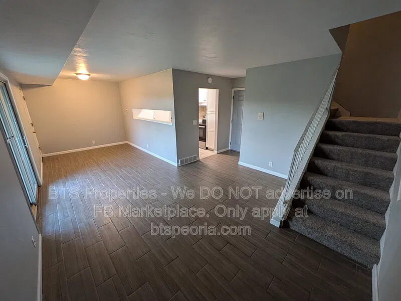 2 bed, 1.5 bath, 872 sqft, $1,000 — Photo 4