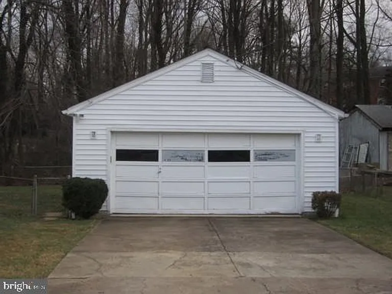 2131 Pimmit Dr — Photo 17