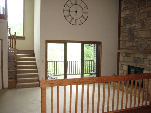 2nd image of 140 Manor View Ln Unit 5