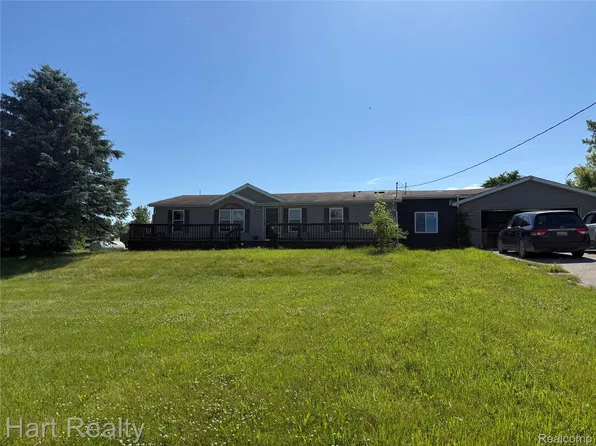 7543 Center Rd, Millington, MI 48746