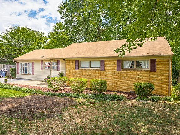 3rd image of 1108 Edwin Ln