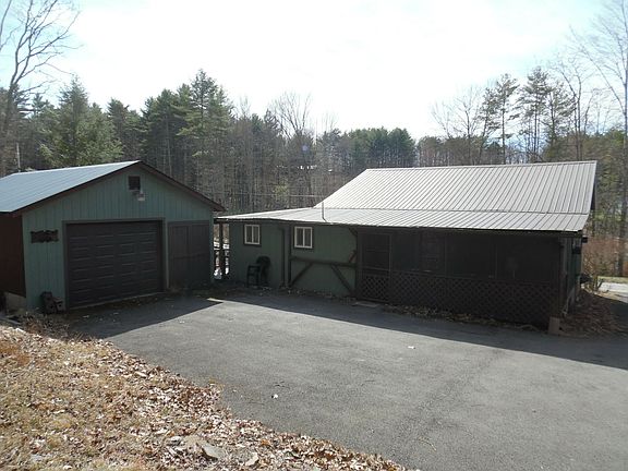 3rd image of 321 Cranberry Ln