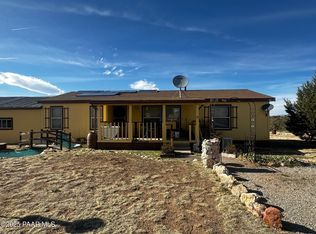 45100 W Heavenly Hills Dr, Seligman, AZ 86337