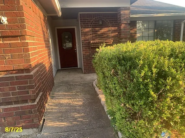 10709 Lone Pine Ln, Fort Worth, TX 76108