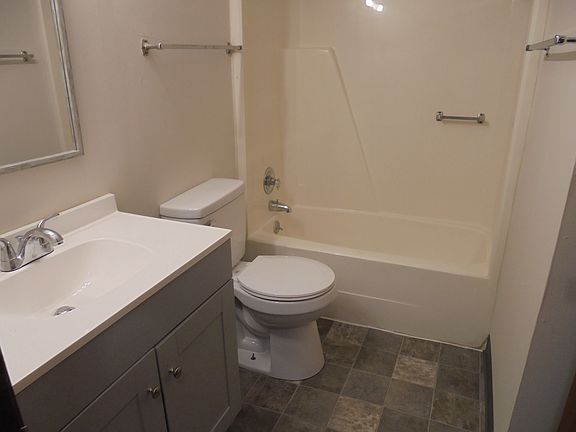 4th image of 47 Carter Cir #3