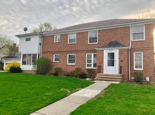 2252 Milton Rd, Cleveland, OH 44118
