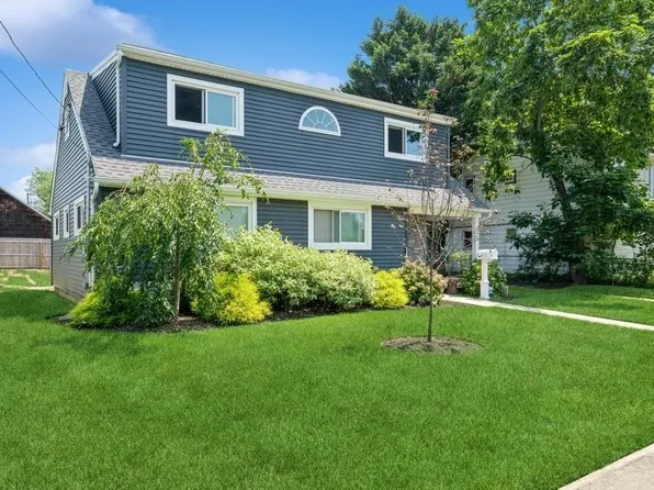 28 William Street, Copiague, NY 11726