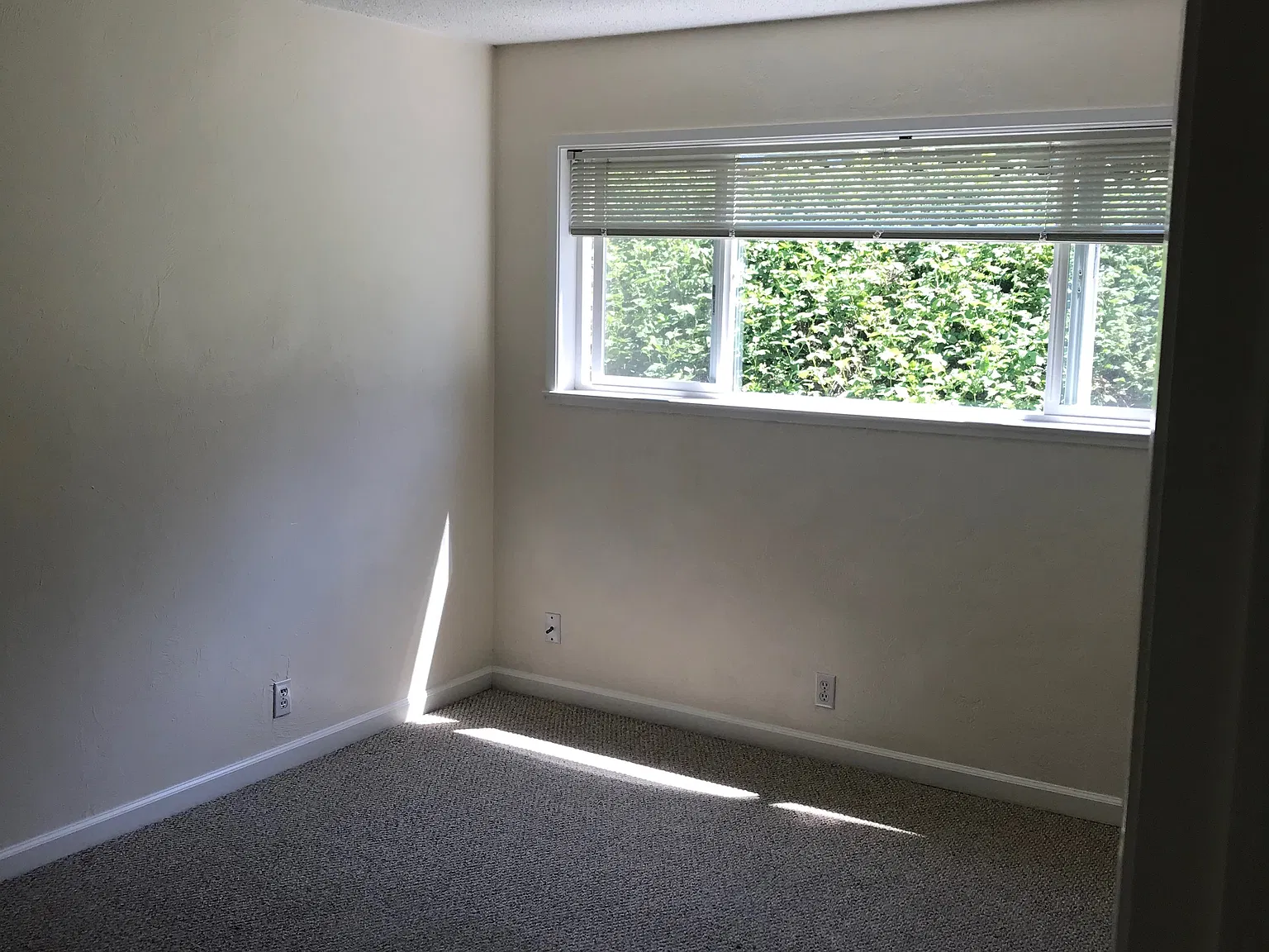 2 bed, 756 sqft, $1,400 — Photo 2
