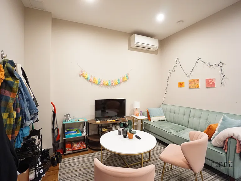 211 Troy Ave #2L — Photo 4