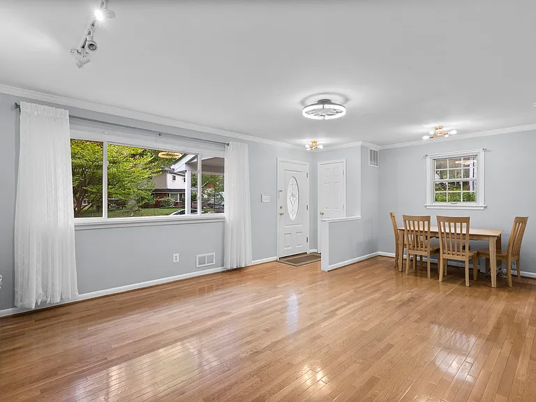 308 Clagett Dr — Photo 27