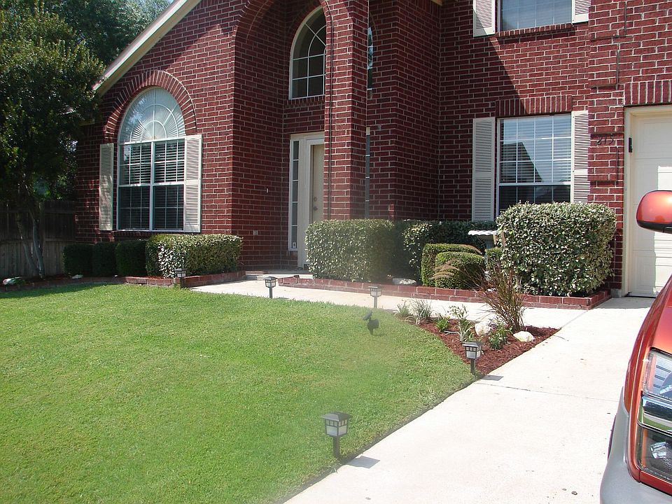 1st image of 215 Quail Meadows Ln
