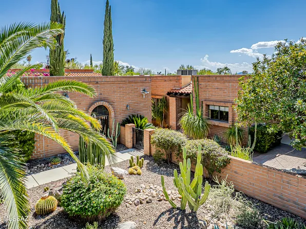 1900 W Ashbrook Dr, Tucson, AZ 85704