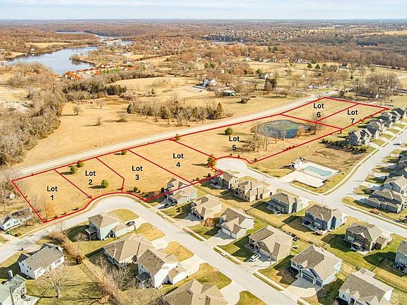 5th image of 1030 NE Todd George Rd