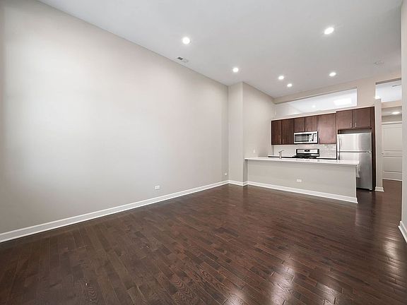 2nd image of 2200 W Lawrence Ave APT 206