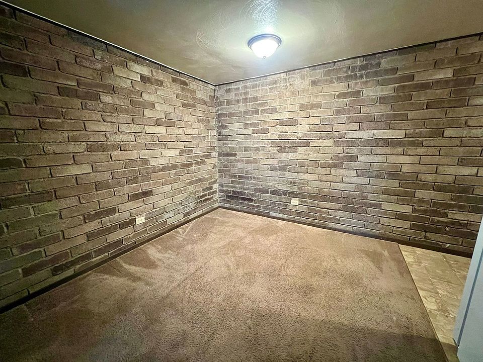 1st image of 407 Kellywood Mnr #0