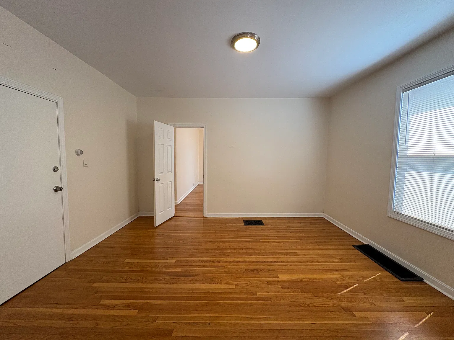 2 bed, $2,800 — Photo 3