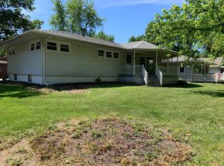 3157 S 1st St, Southern View, IL 62703